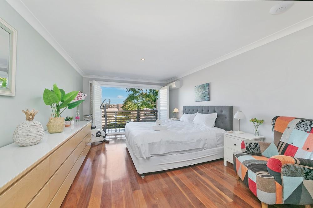 روزيلي 3 بد رومز كوزي دريم هوليداي هوم ويذ فري باركينج باي كوزيجورو غرفة