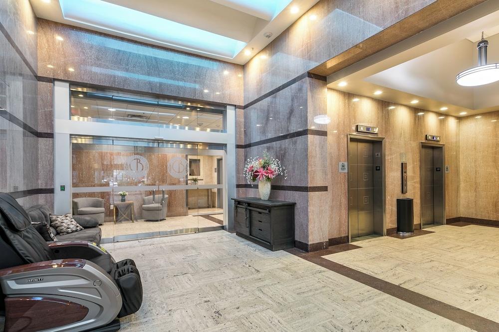 تشارمينج 2 درو ريتريت ستيبس فروم ذا فرينش كورتر المنطقة الخارجية