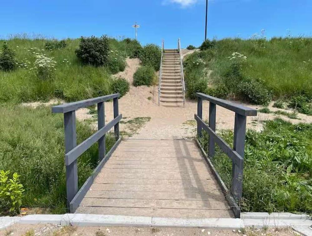 سيسايد 3 بد د، دوج فريندلي كارافان إن مابليثهورب المنطقة المحيطة بالمنشأة