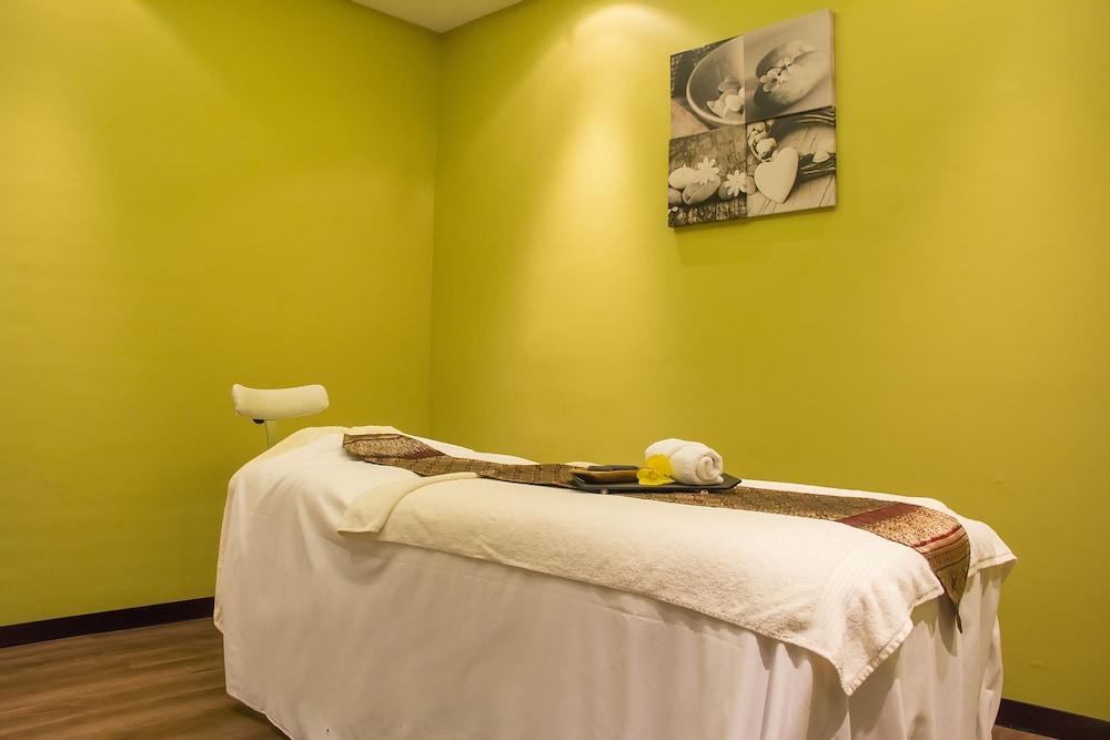 كوبثورن داون تاون من ميلينيوم غرفة العلاجات صحية