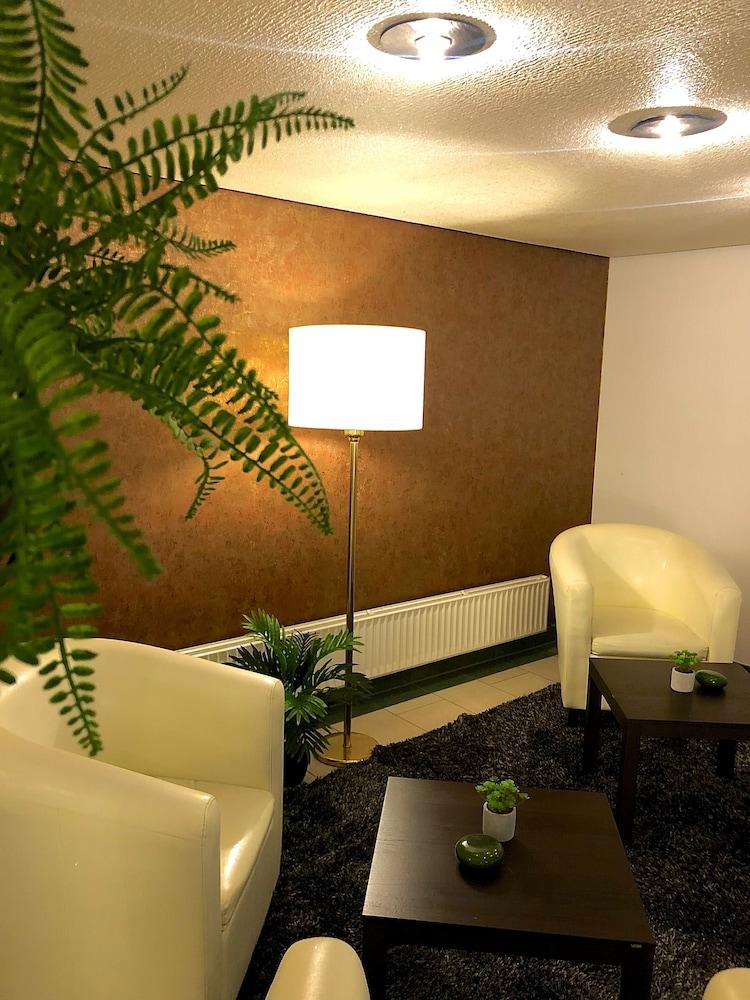 مونتانا لاندهوتل جامرسباتخ نورد منطقة الجلوس في الردهة