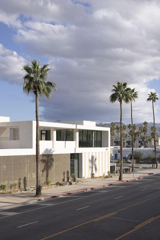 دريفت بالم سبرينجز، إيه ميمبر أوف ديزاين هوتلز المنطقة الخارجية