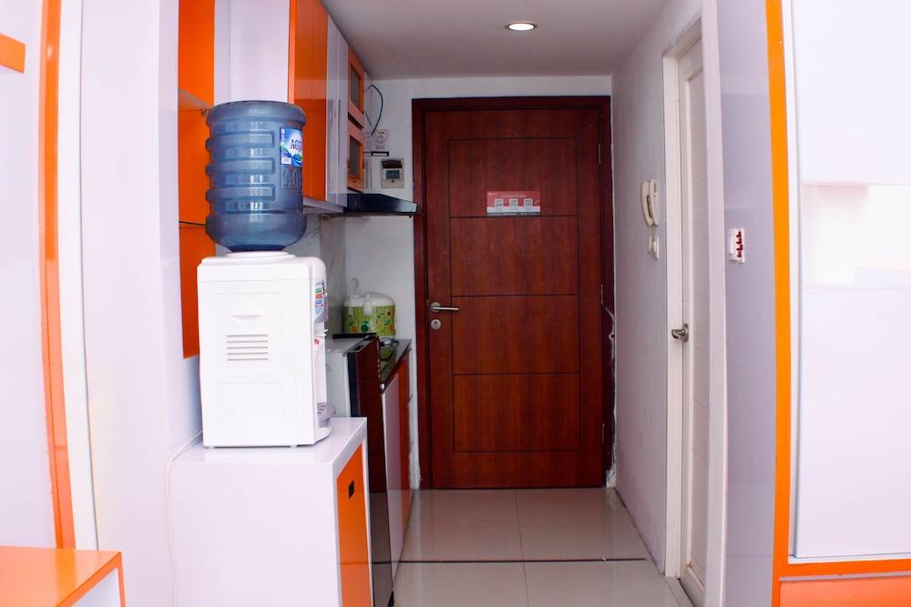 Best Deal And Comfy Studio Tamansari Mahogany Apartment Room