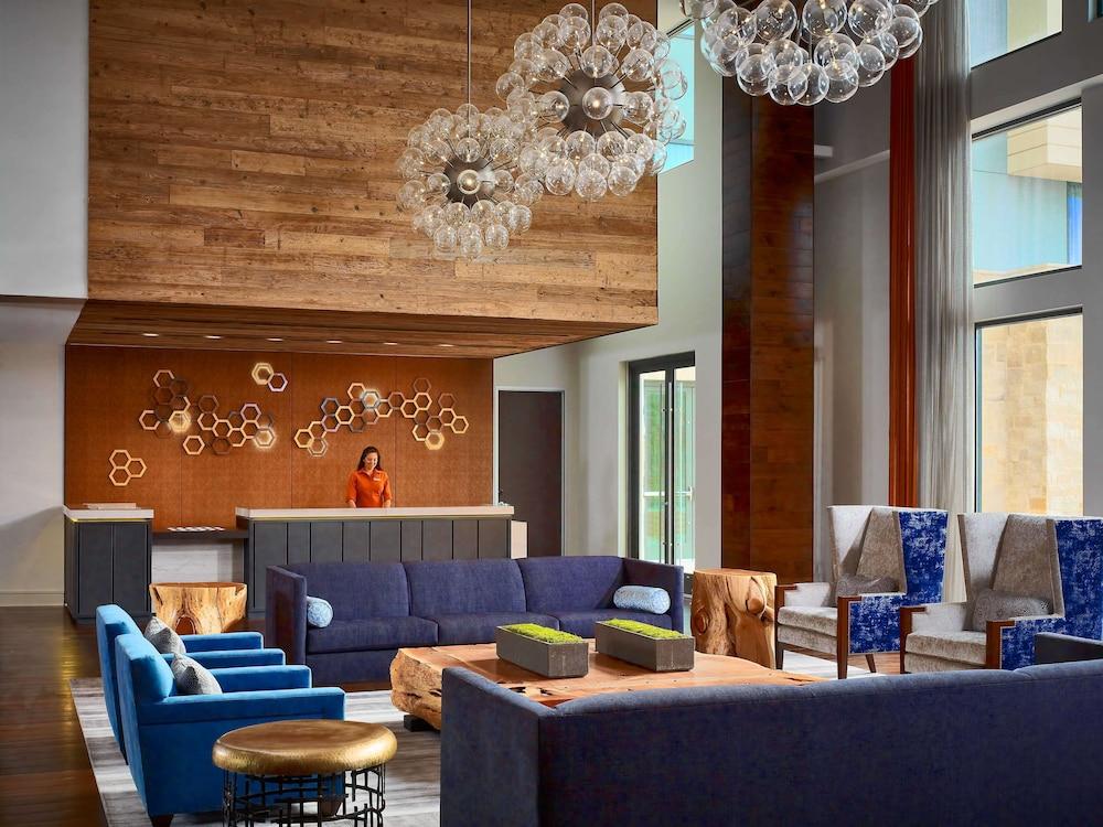 سونيستا بي كيف أوستين هيل كونتري الردهة