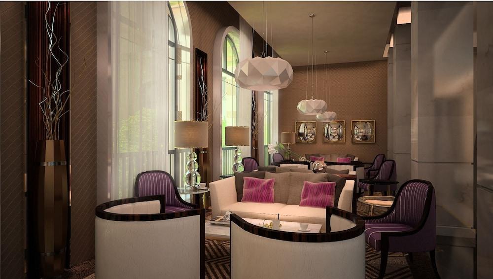 موفينبيك هوتل كراسنايا بوليانا منطقة الجلوس في الردهة