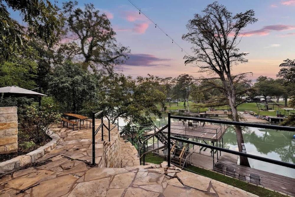 Luxury Lakefront Oasis With Boat Dock-firepit Exterior