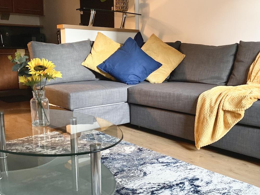 Captivating 1bed Citycentre Apartment With Parking