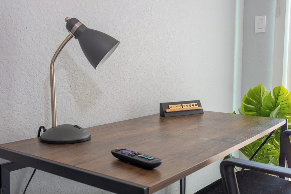 هيافين سينت كونفينيين  14بد رو/2 2 3ا نير داون تاون داخلي