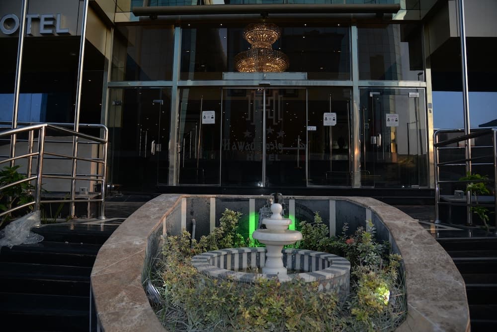 Ozone Hotel Exterior