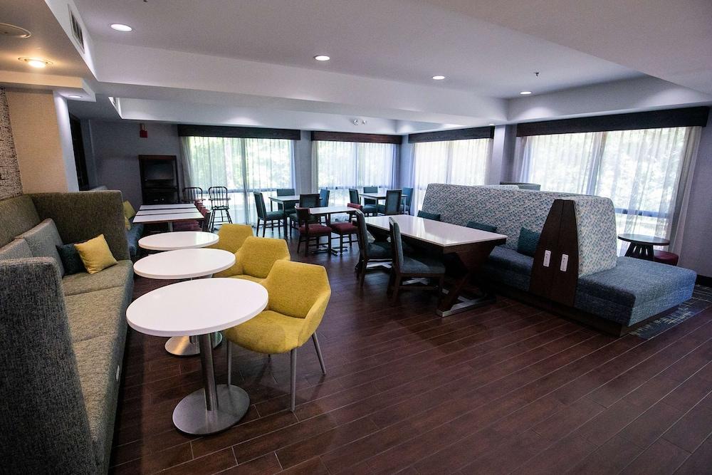 هامبتون إن بيكويك دام آت شيلو فولز الردهة