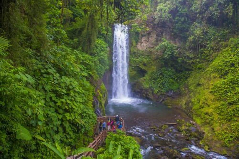 سكند برايم ريتريتس شامل جميع الخدمات المنطقة المحيطة بالمنشأة