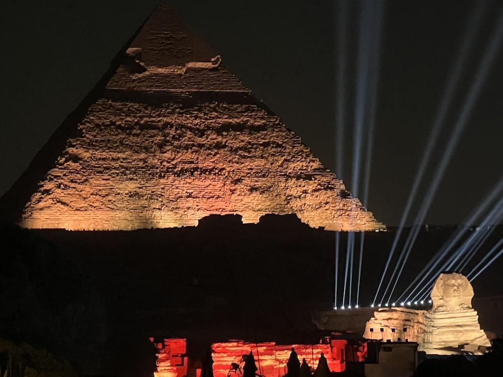 لايف بيراميدز إن الصورة الأساسية