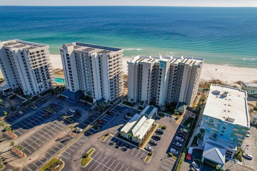 بيوتيفو   بد ر/2ااو مبيرتش فرونت كوندو، سليبس 8 منظر من الجو