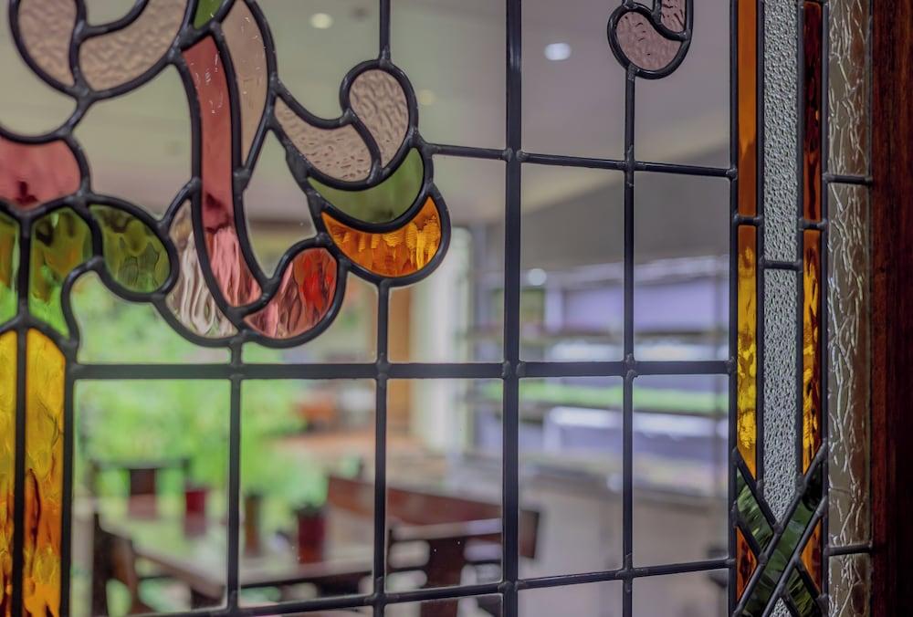 أفريك بوتيك هوتل أو آر تامبو تفاصيل الفندق من الداخل