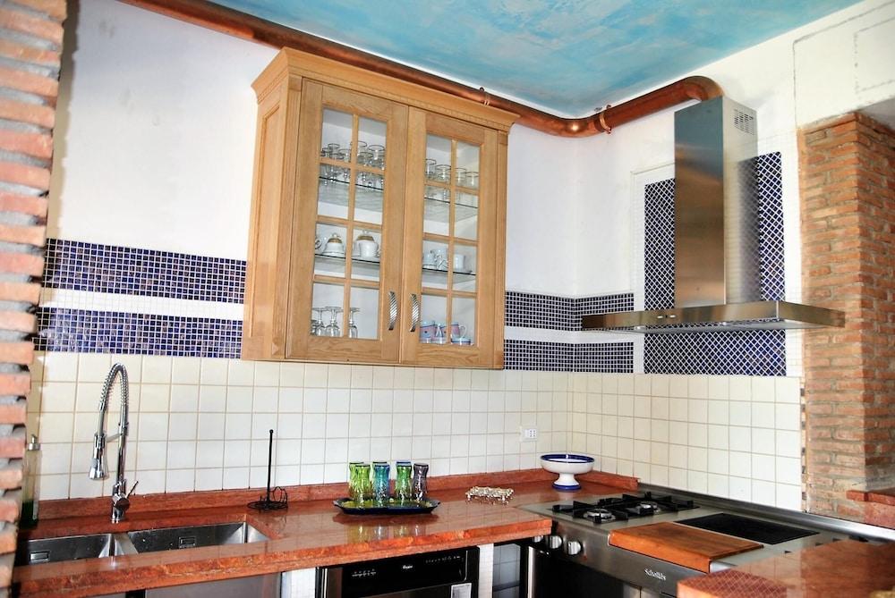 ميريديانا هوليداي هاوس ويذ شيرد سويمينج بول داخلي