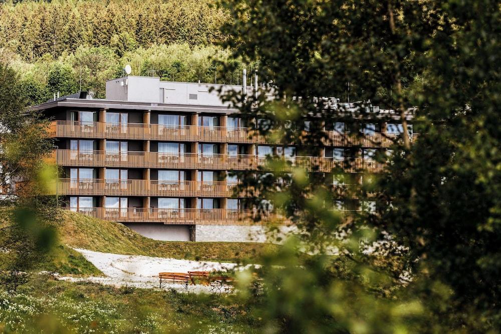 راديسون هوتل سسكلارسكا بورابا