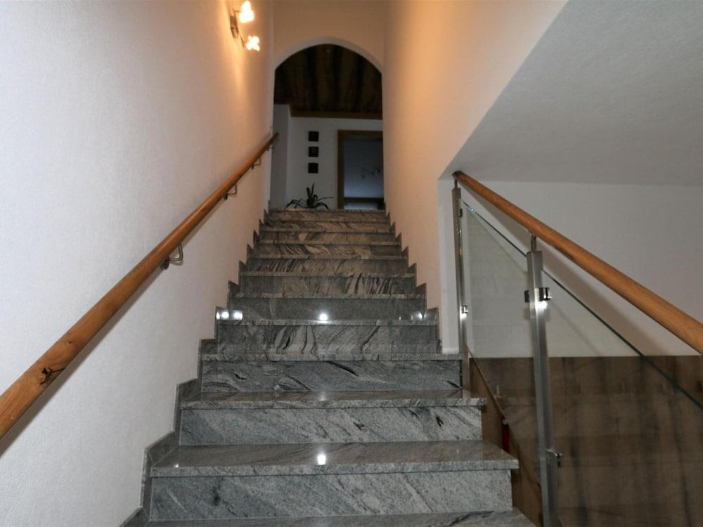 بيوتيفول هوليداي فلات إن كريمل نير ووترفولز داخلي