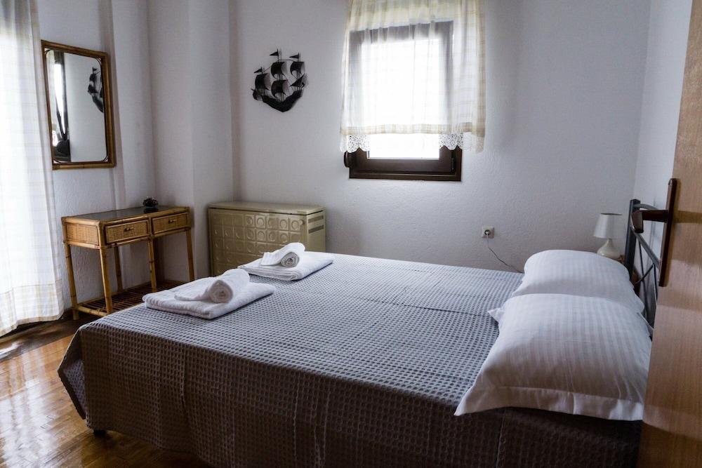 Zennova 1 Mount Athos Sea View Room