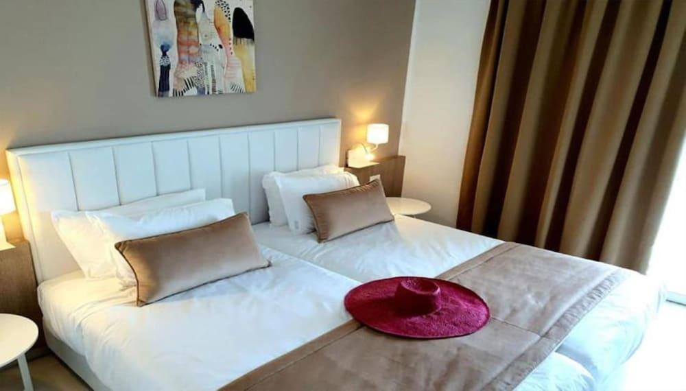 جولدن توليب بريزيدنت الحمامات غرفة