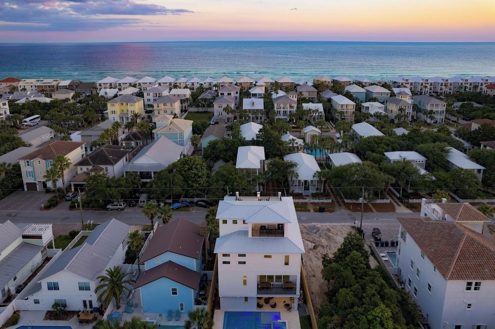 إيميرالد إيفنينج باي أفانتستاي بد ايو، ووك تو بيتش المنطقة الخارجية