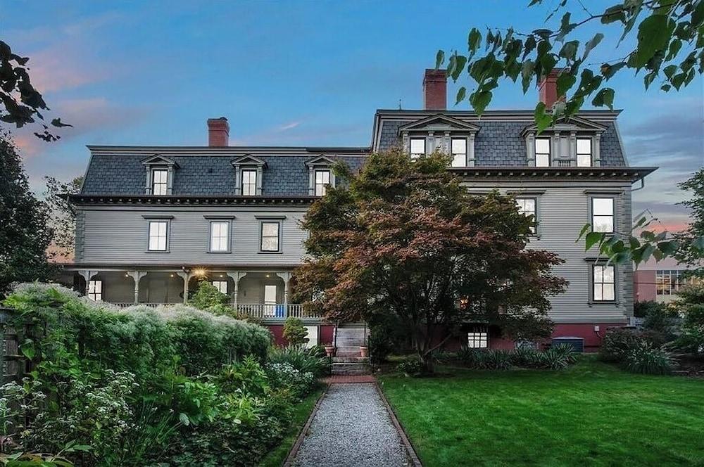 ذا أندروود هيل هاوس