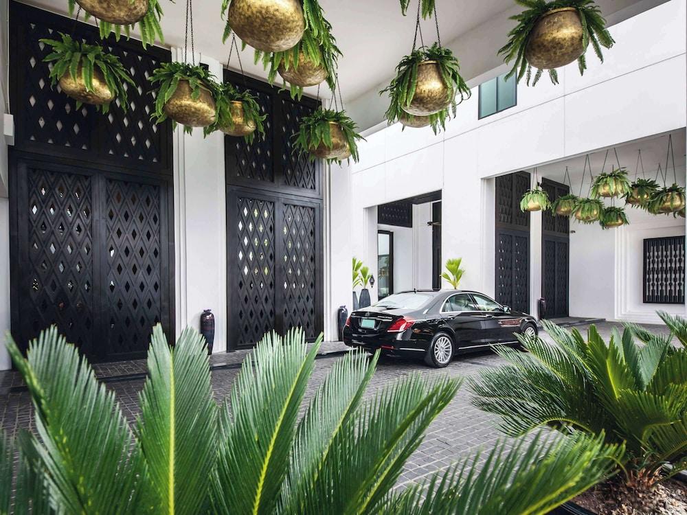 Mövenpick Hotel Sukhumvit 15 Bangkok Exterior