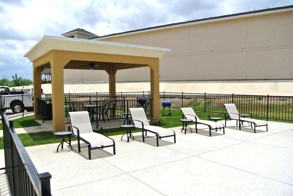 هامتون إن في کریزو سبرينغس المنطقة الخارجية