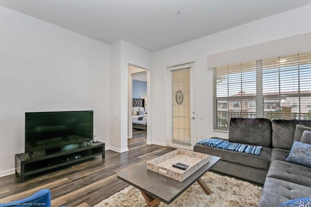 بيوتيفول مودرن فيستا كاي كوندو، نير باركس 2011 المنطقة الخارجية