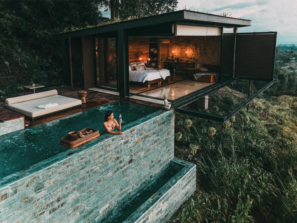 بيو ابيتات هوتل، أكين سول كوليكشن المنطقة الخارجية