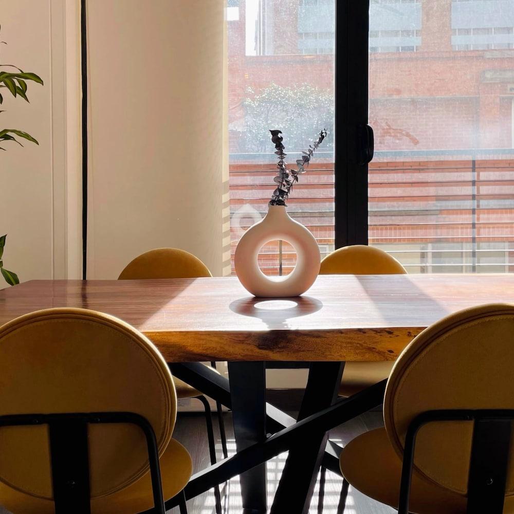 دبلاو ن و بد رو جإ مودرن بيلدينج إن تشيكو غرفة