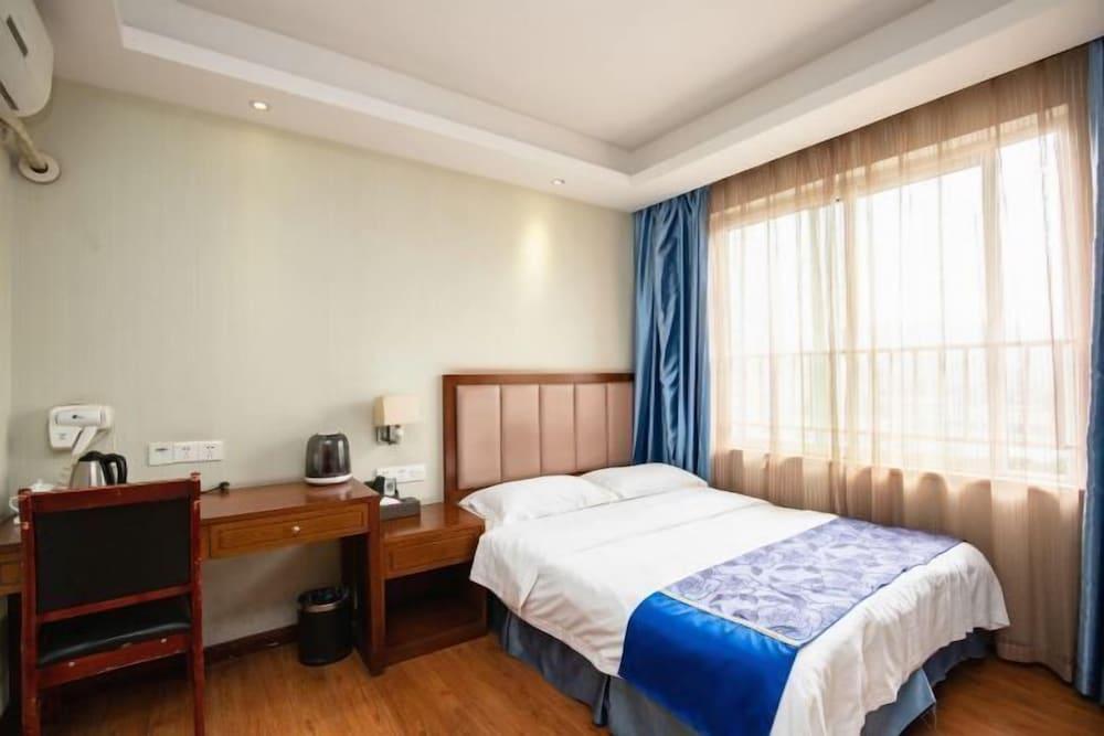 Xiangyun Hotel (Chongqing Library Metro Station Southwest Hospital Store)
