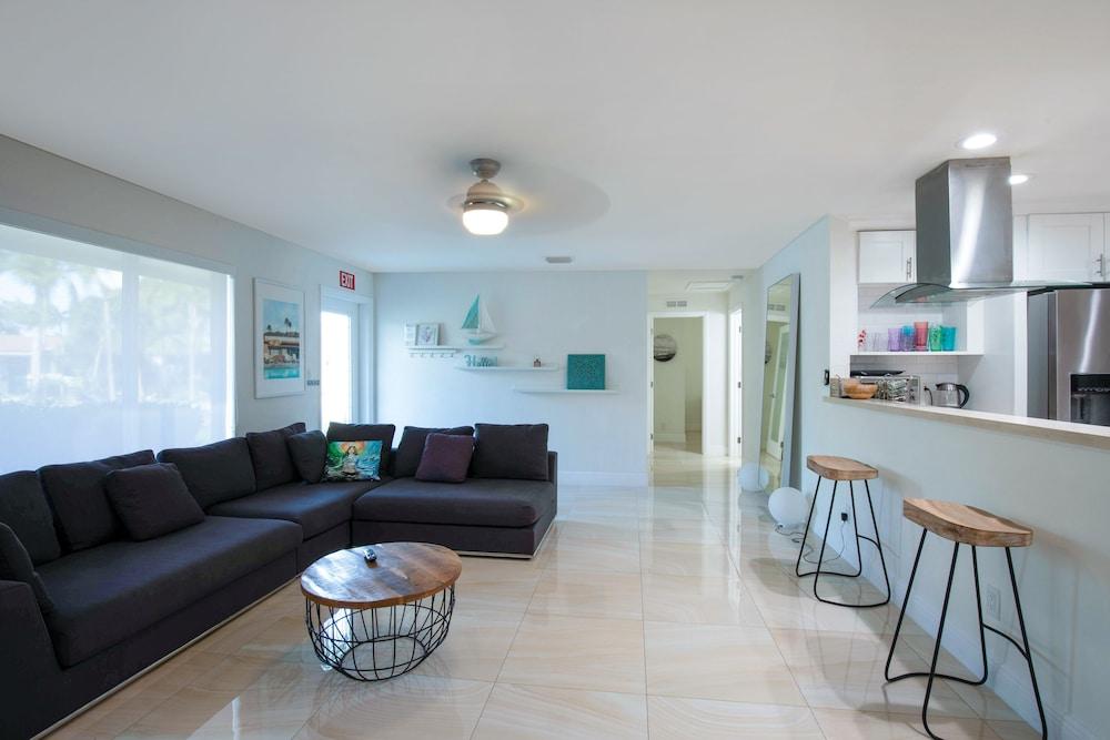 ستنينج آند برايفت 5 بد د رو  ينال فرونت هوم بو/ بول! داخلي