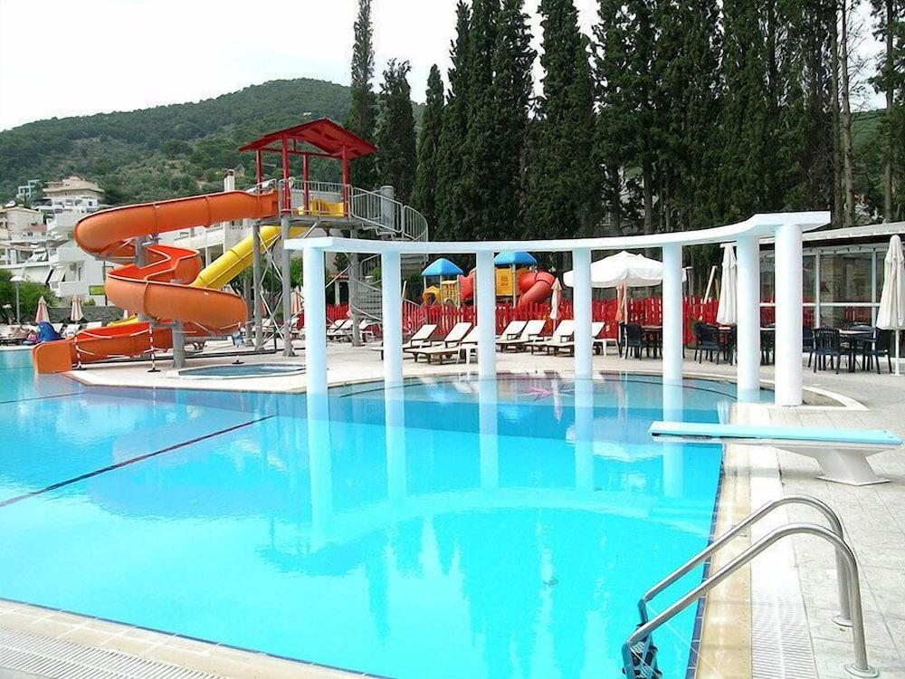 Magda's Kamares Exterior