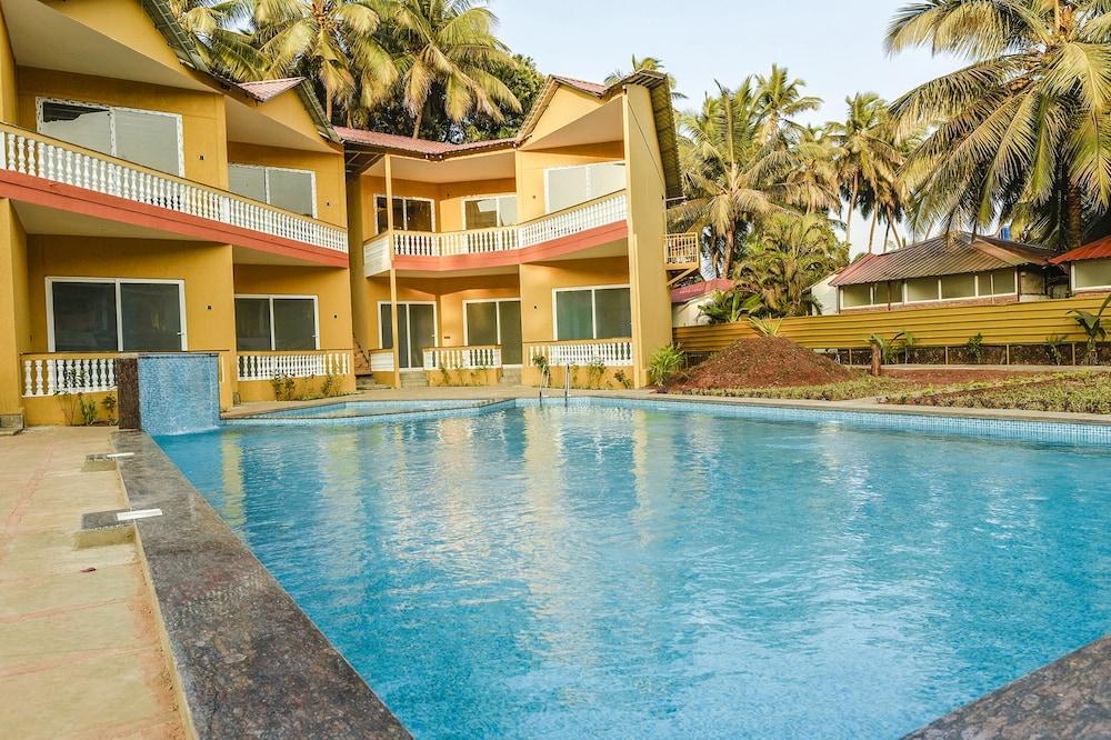 فاب هوتل ٕيوتوبيا بيتش ريزورت زحليقة مائية