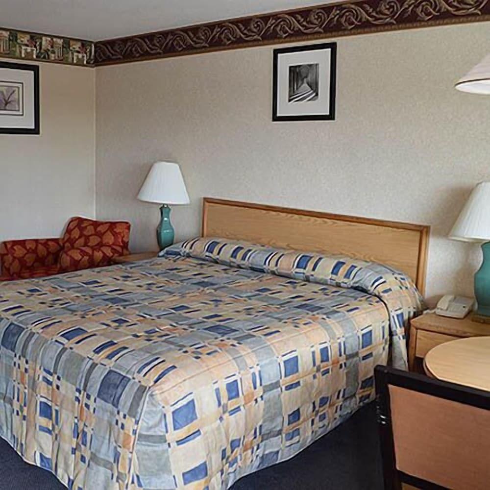 Gateway Inn Fairfield Room