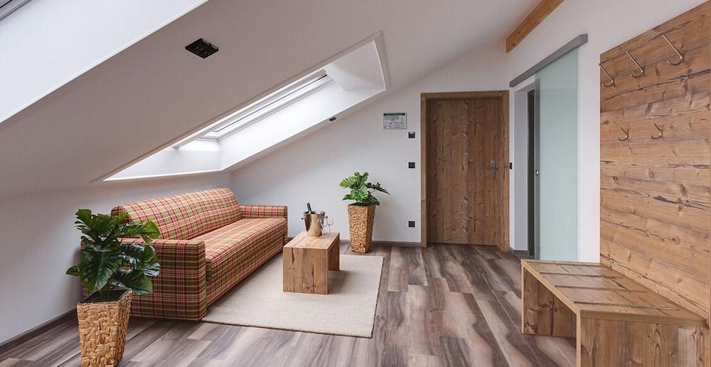 لاندهوتل إيدلفينر هوف داخلي