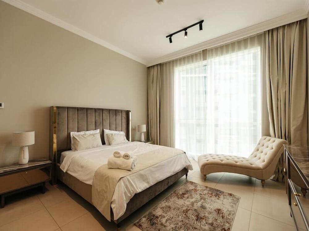 شقة رائعة بغرفتَي نوم وإطلالات ساحرة على البحر غرفة