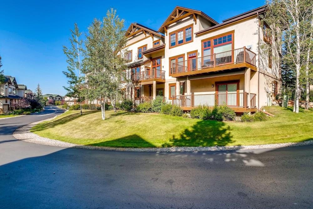 إيجل ريدج مسكن ريفي وتاون هومز المنطقة المحيطة بالمنشأة