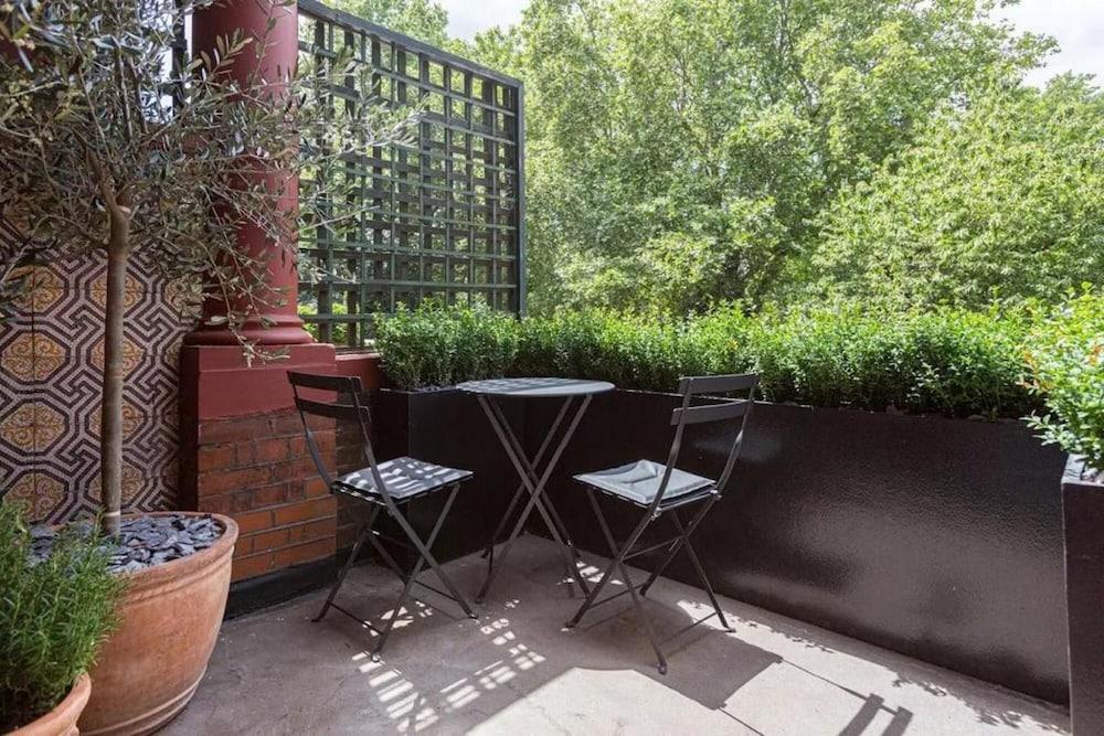 Majestic Property in Knightsbridge Room