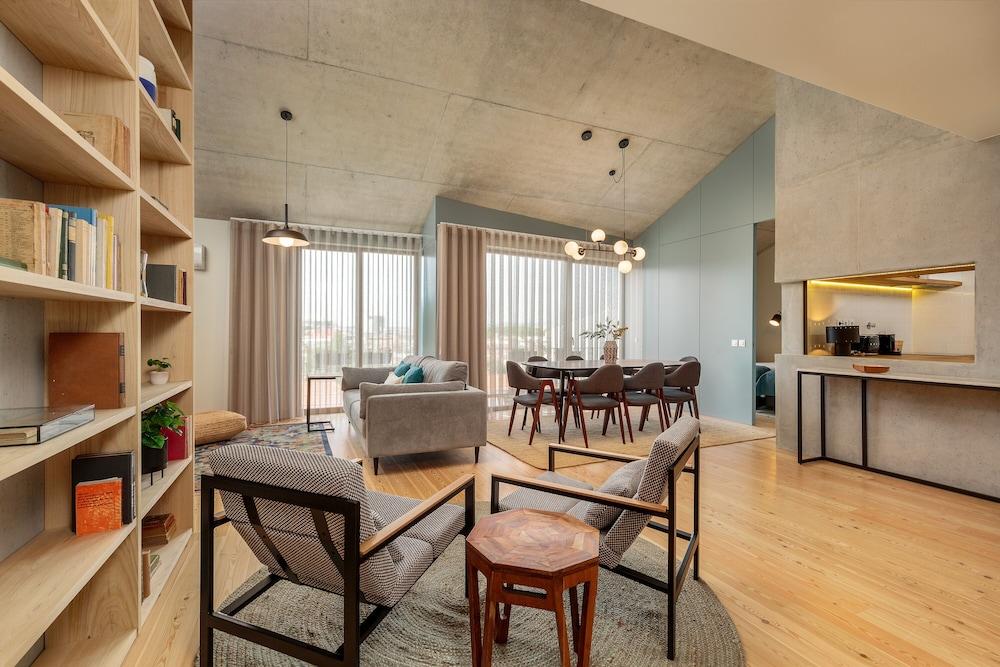 فيل كوربوريت هاوسينج كامبانيا