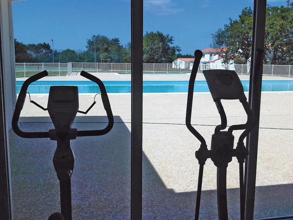 ريزيدونس لاجرانج فاكانس لو فيلاج دو لا مير زحليقة مائية