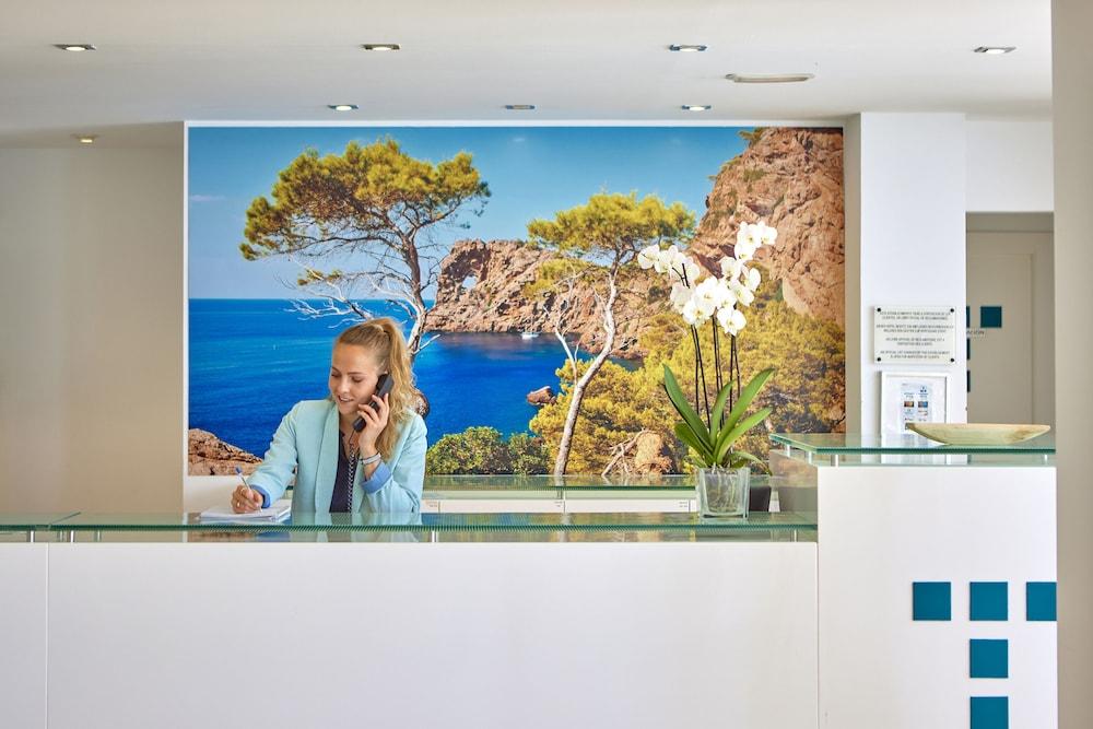 يونيفيرسال هوتل ليدو بارك آند سبا منطقة الاستقبال