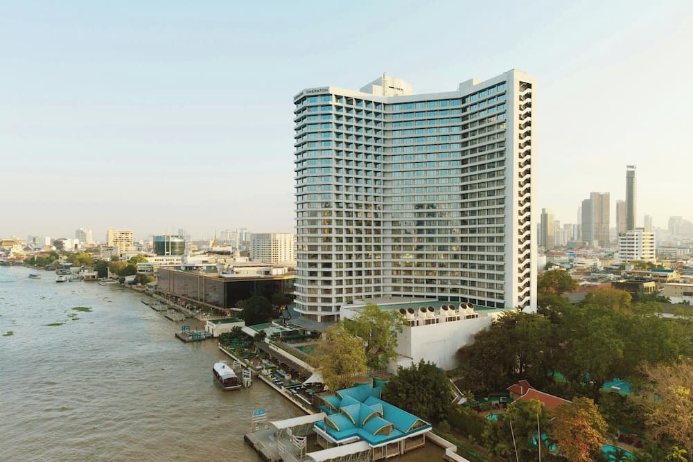 Royal Orchid Sheraton Riverside Hotel Bangkok Exterior