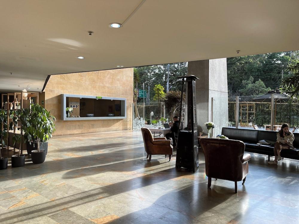 هوتل ريوفيردي - 5 مينوتوس دي سيركانيا أل أيروبويرتو منطقة الاستقبال