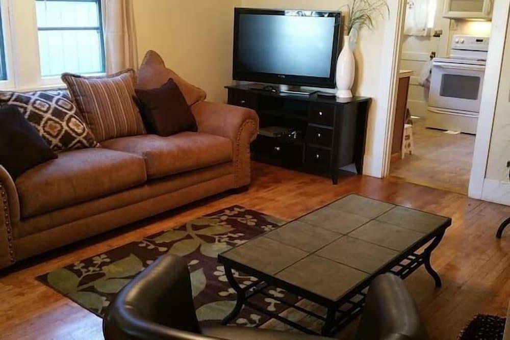 لافلي كرافتسمان سمارت هاوس كينج آند كوين غرفة معيشة