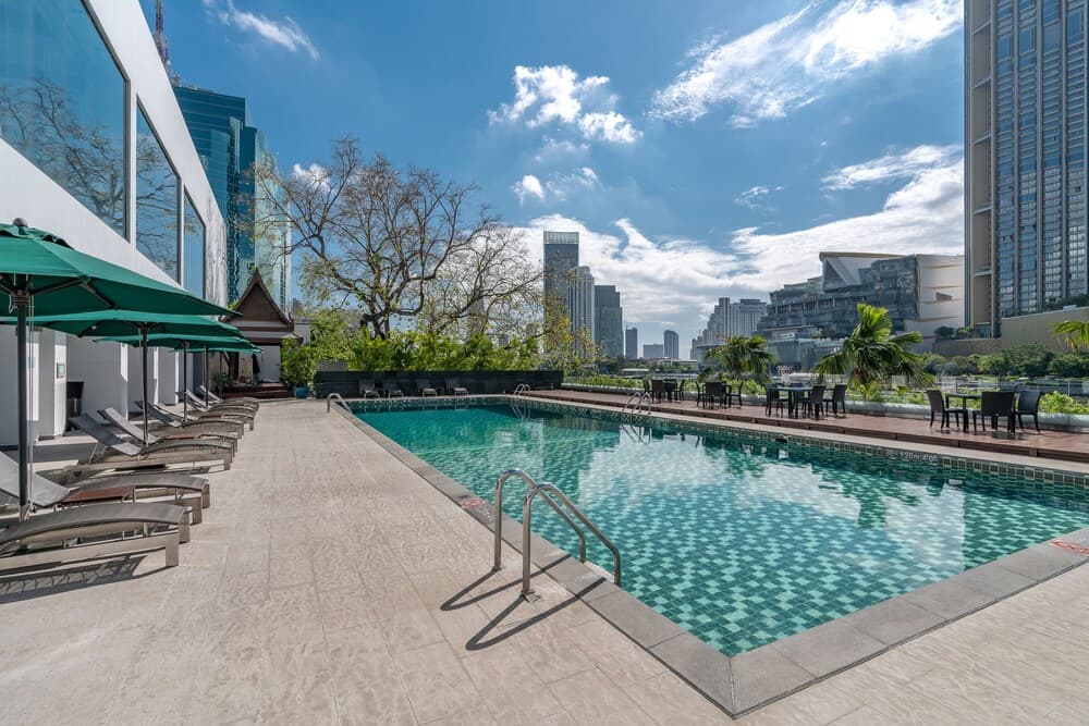 Royal Orchid Sheraton Riverside Hotel Bangkok Waterslide