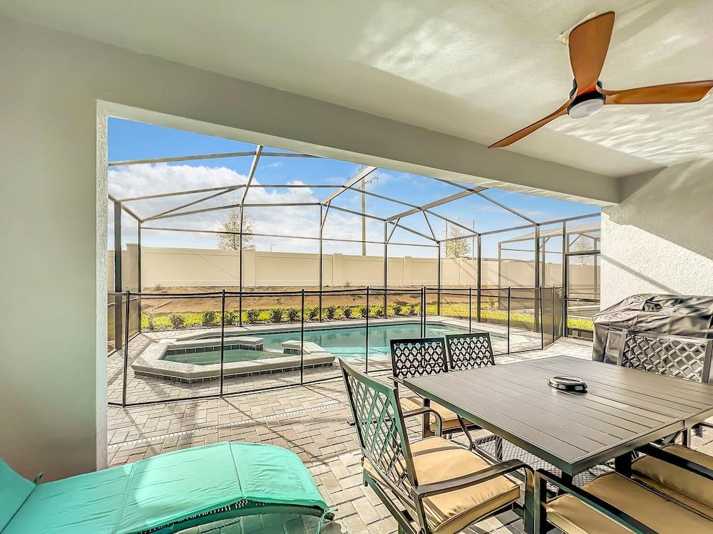 ويندسور أيلاند فاكيشن بول هوم غرفة