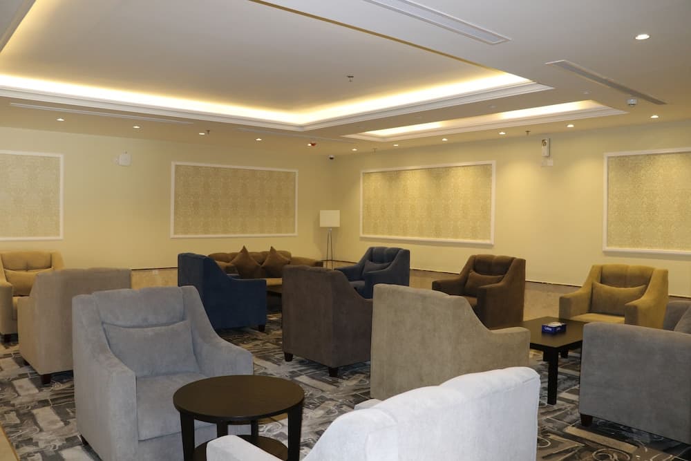 Mirada Purple - Ubhor Lobby