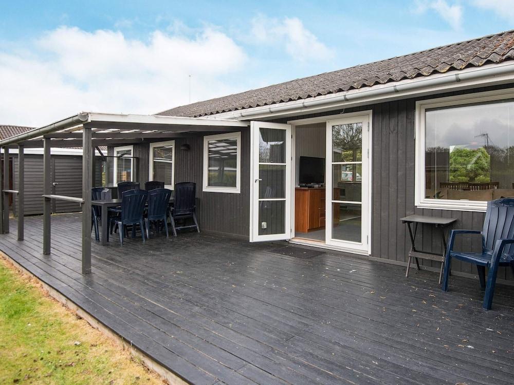 6 بيرسون هوليداي هوم إن خويلسميندي باي تراوم المنطقة الخارجية