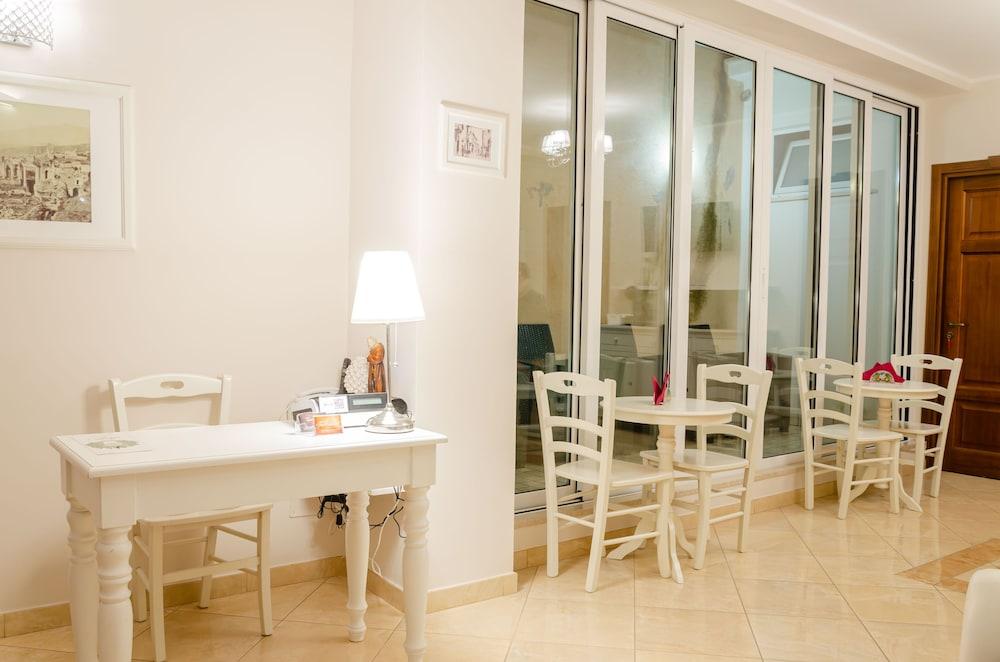 تاورمينا بي آند بي منطقة الاستقبال